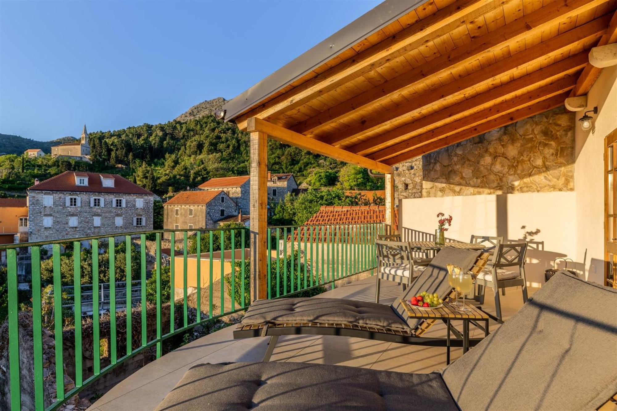 Dvor Pitve Villas Jelsa  Ruang foto