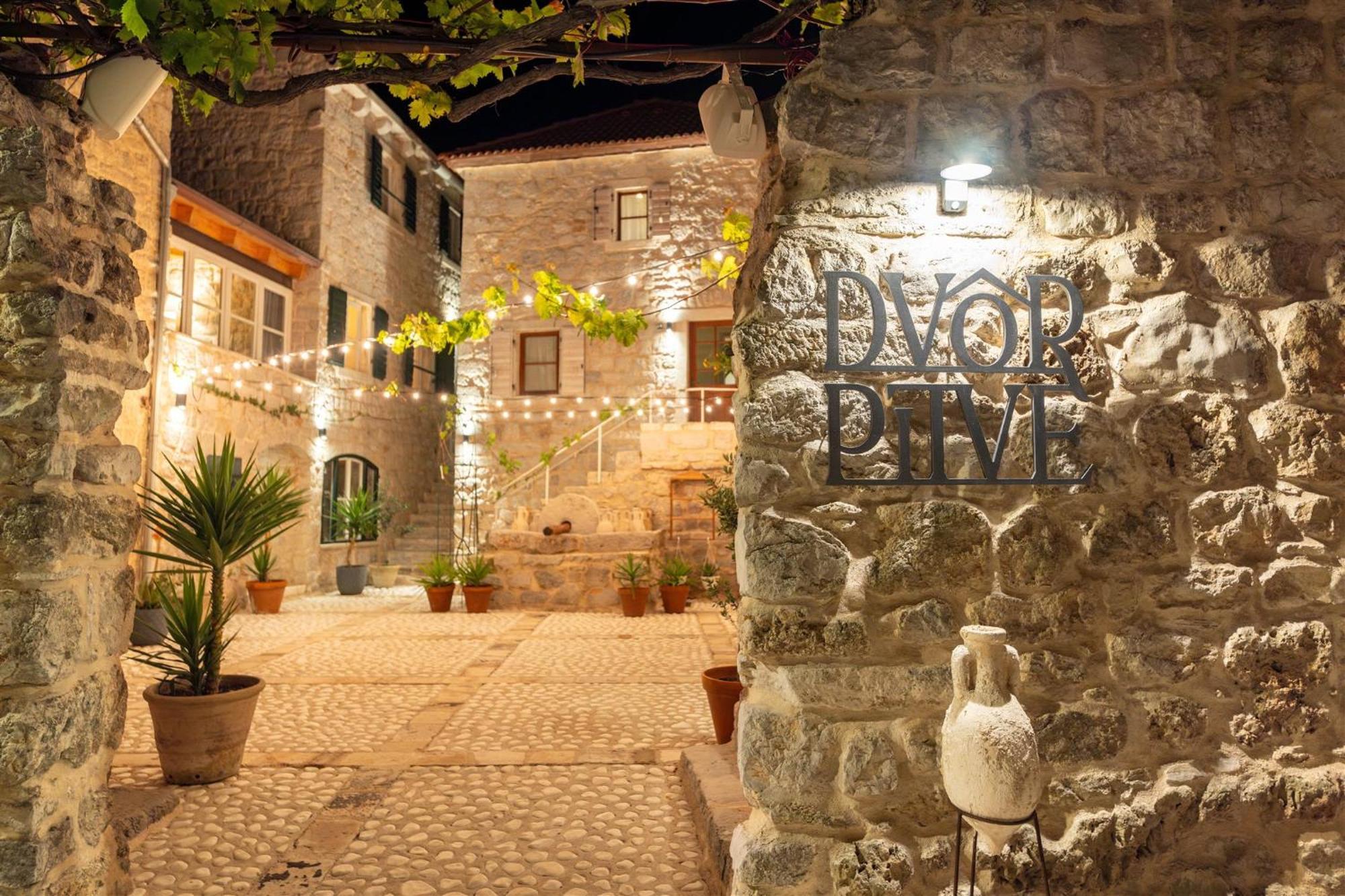 Dvor Pitve Villas Jelsa  Bagian luar foto