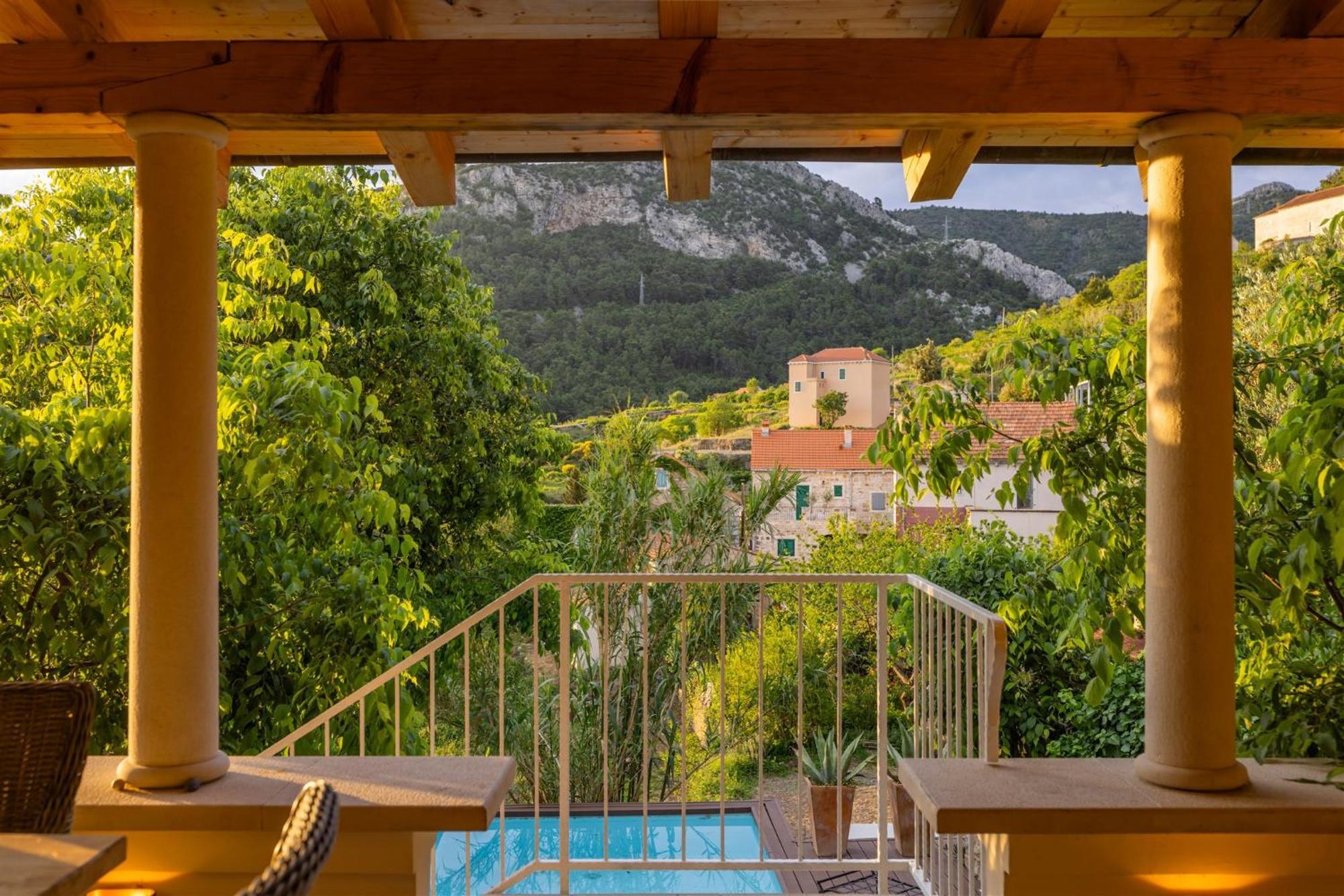 Dvor Pitve Villas Jelsa  Ruang foto